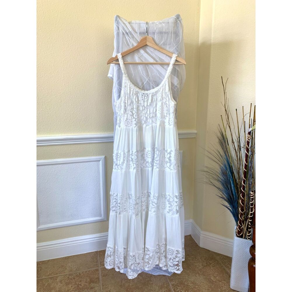 Signature by Robbie Bee Women's Sleeveless Lace and Gauze Maxi Dress
